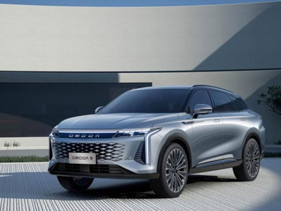 Omoda Omoda 9 SHS-P 1.5 tgdi phev Premium i-awd nuova