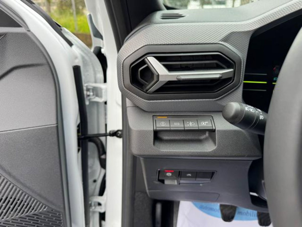 Dacia Duster 1.0 Eco-G Journey 100cv (11)
