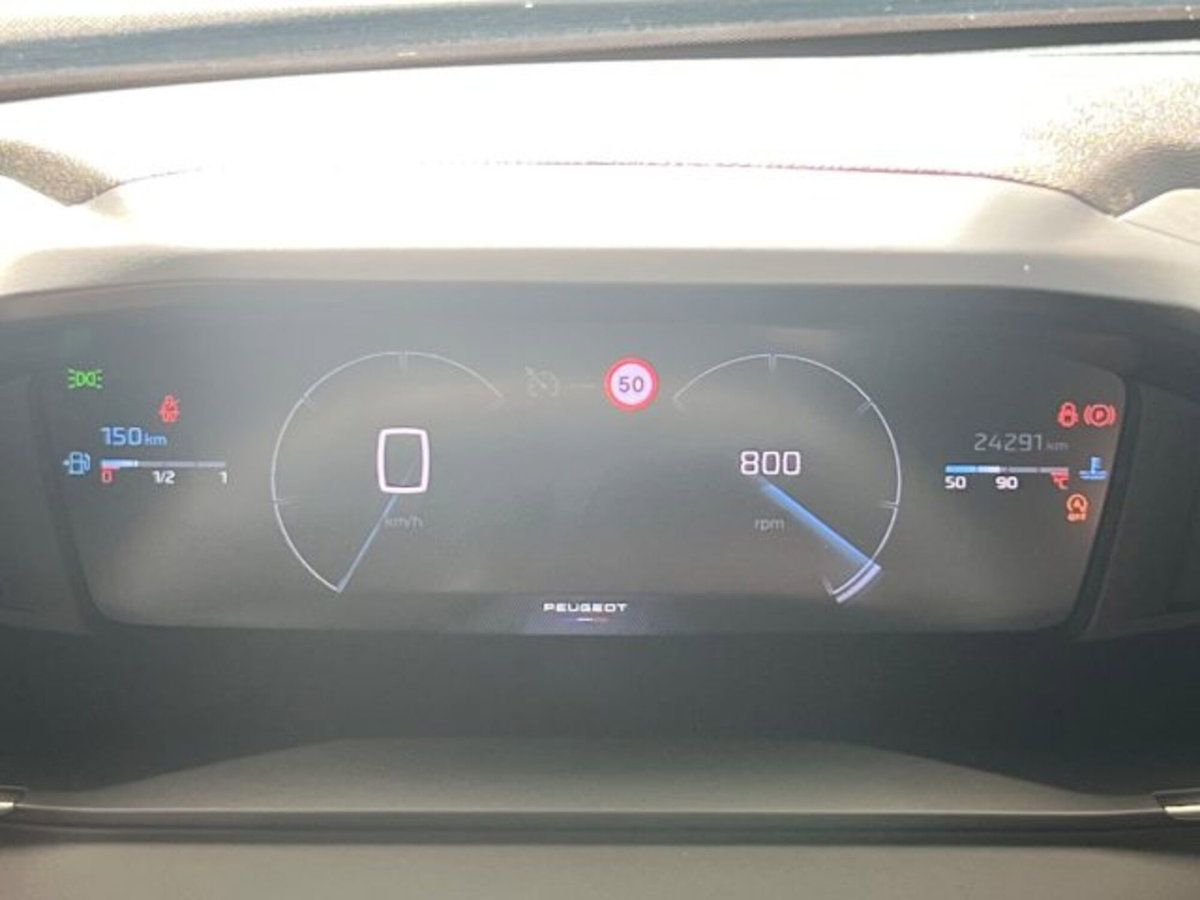 Peugeot 2008 PureTech 100 S&S Allure (17)