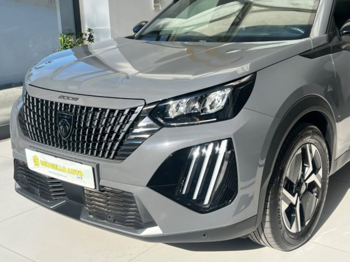 Peugeot 2008 PureTech 100 S&S Allure (2)