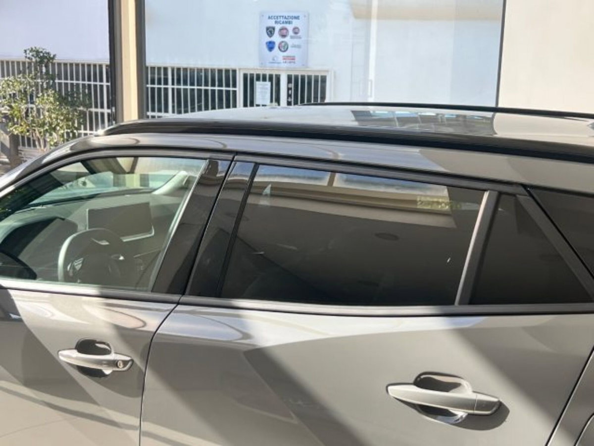 Peugeot 2008 PureTech 100 S&S Allure (9)