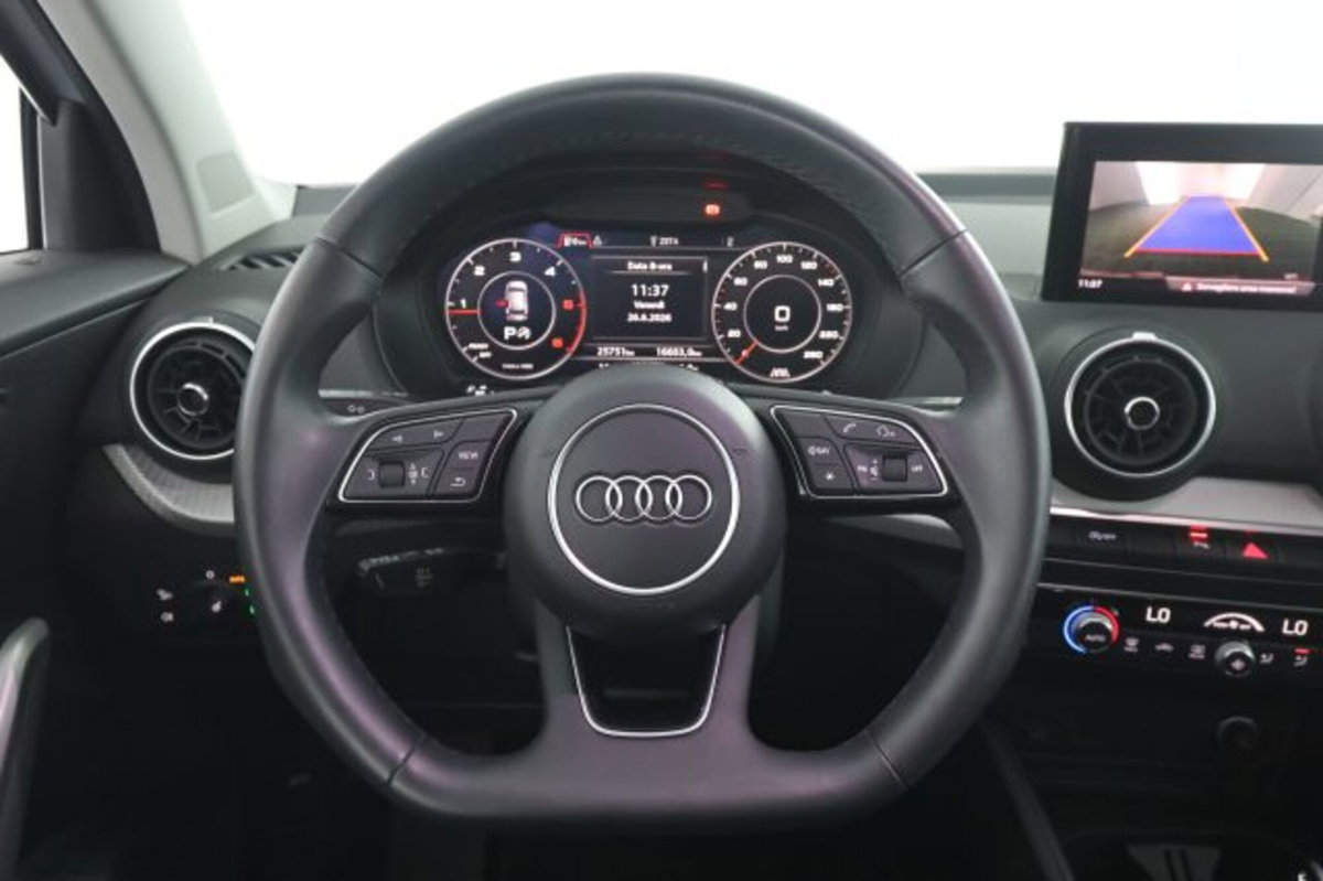 Audi Q2 Q2 35 TDI S tronic Identity Black (13)
