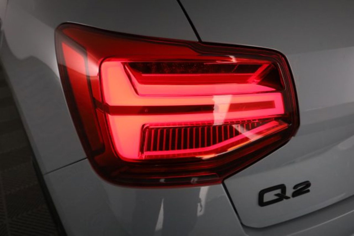 Audi Q2 Q2 35 TDI S tronic Identity Black (18)