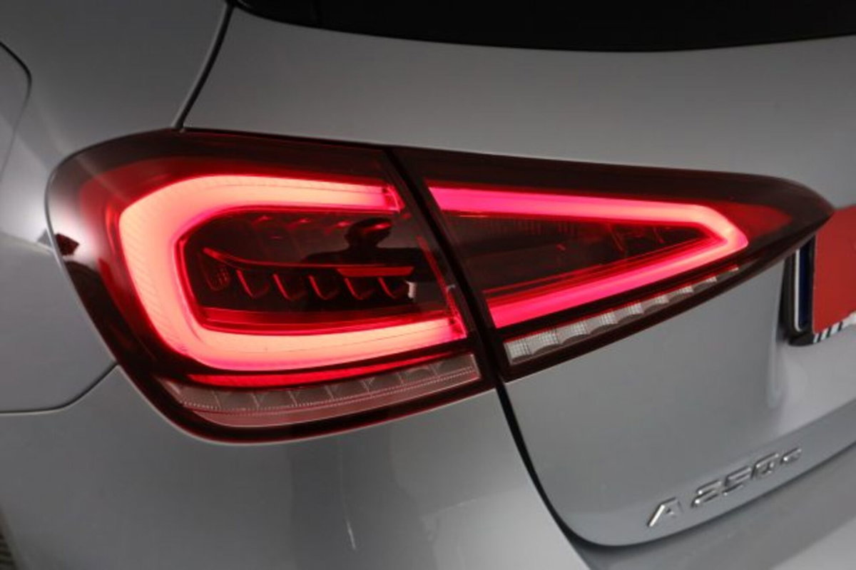 Mercedes-Benz Classe A 250 e Automatic EQ-Power Premium (10)