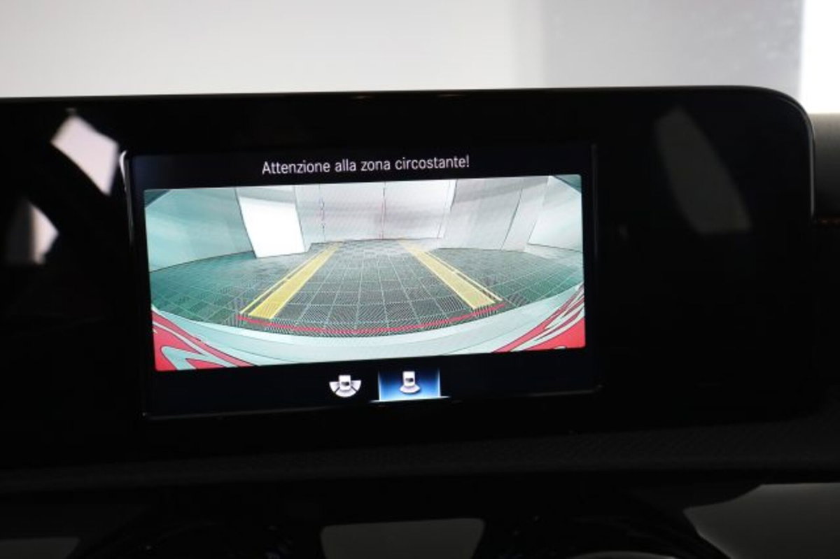 Mercedes-Benz Classe A 250 e Automatic EQ-Power Premium (12)