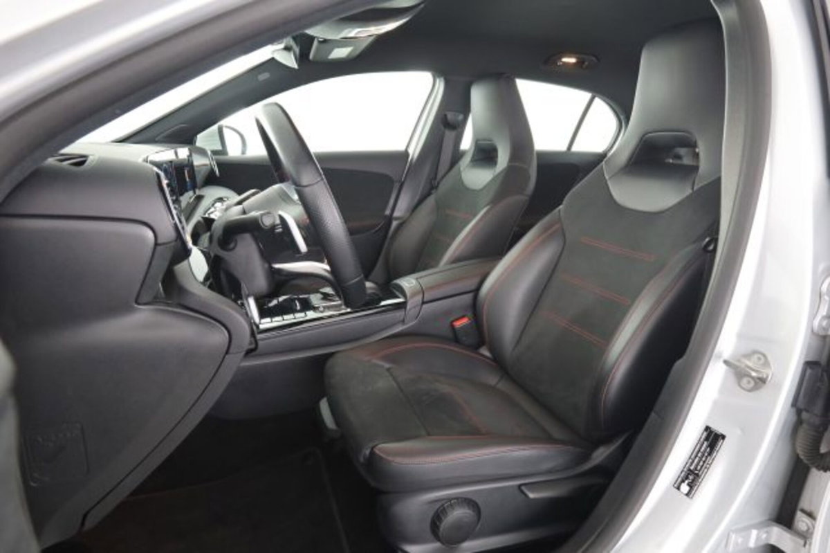 Mercedes-Benz Classe A 250 e Automatic EQ-Power Premium (2)