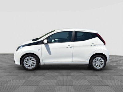 Toyota Aygo Connect 1.0 VVT-i 72 CV 5 porte x-music MMT (2)