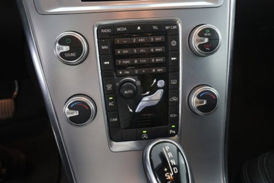 Volvo XC60 D4 Geartronic Business Plus (11)