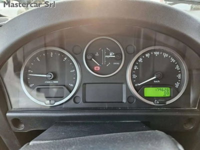 Land Rover Defender 90 2.4 TD4 Station Wagon S (13)