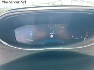 Peugeot 5008 BlueHDi 130 S&S Allure (13)