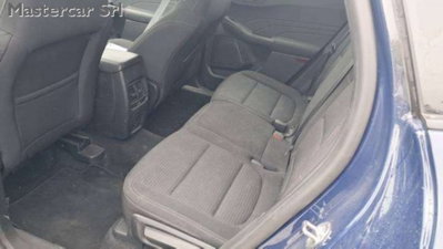 Ford Kuga 2.0 EcoBlue Hybrid 150 CV 2WD Titanium (8)