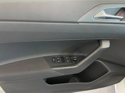 Volkswagen Taigo 1.0 tsi R-Line 115cv (13)