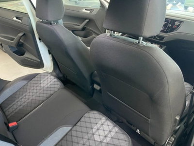 Volkswagen Taigo 1.0 tsi R-Line 115cv (16)