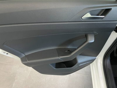 Volkswagen Taigo 1.0 tsi R-Line 115cv (18)