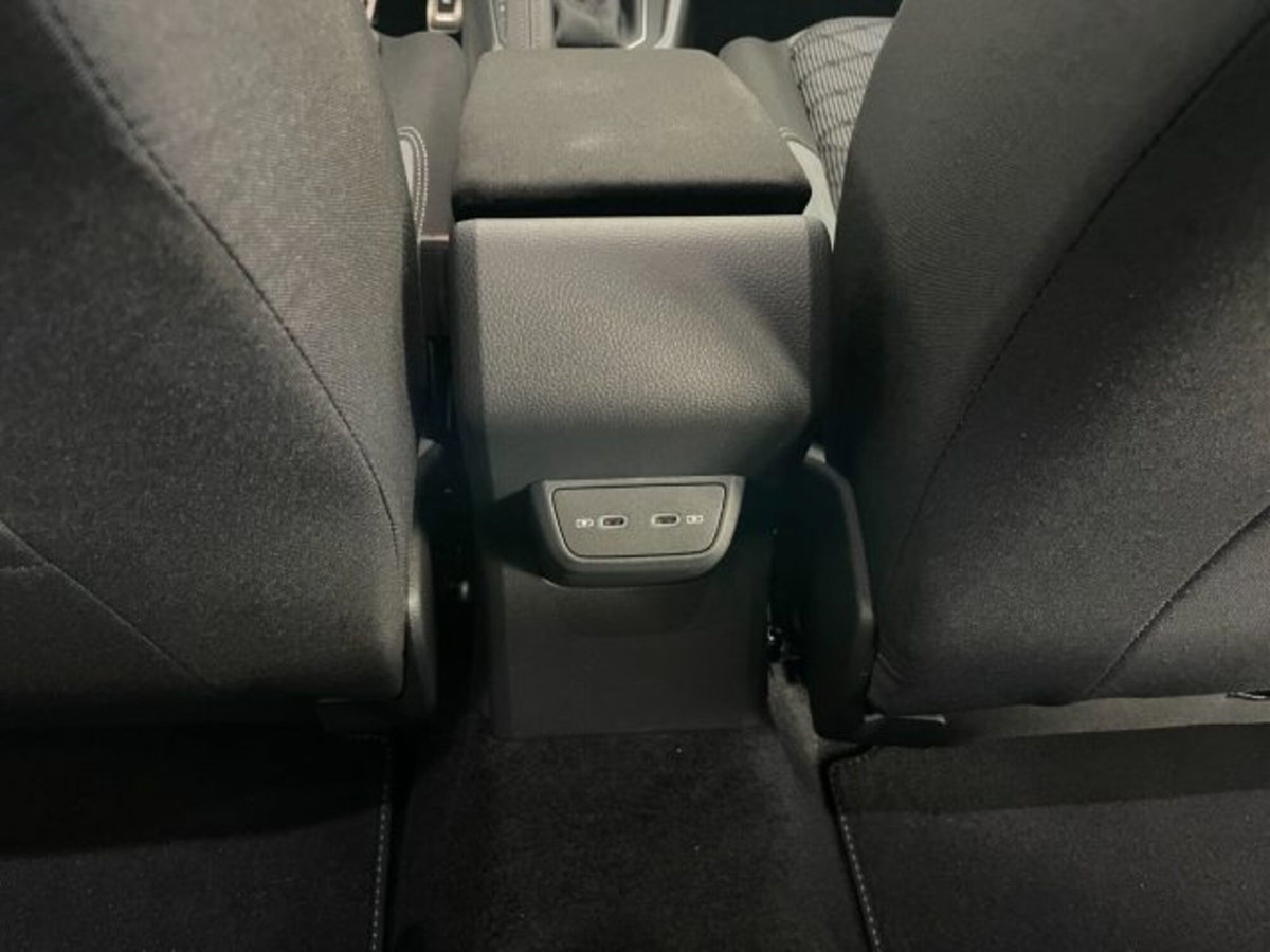 Volkswagen Taigo 1.0 tsi R-Line 115cv (20)