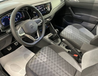 Volkswagen Taigo 1.0 tsi R-Line 115cv (4)