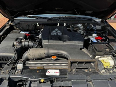 Mitsubishi Pajero 3.2 DI-D 16V aut. 3p. Instyle DPF (15)