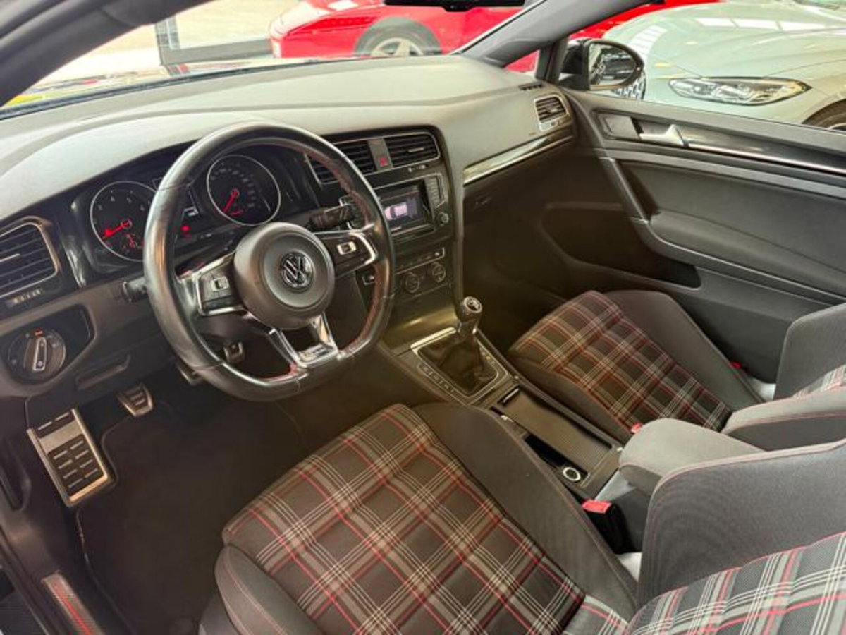 Volkswagen Golf GTI Performance 2.0 TSI DSG 3p. BlueMotion Technology (10)