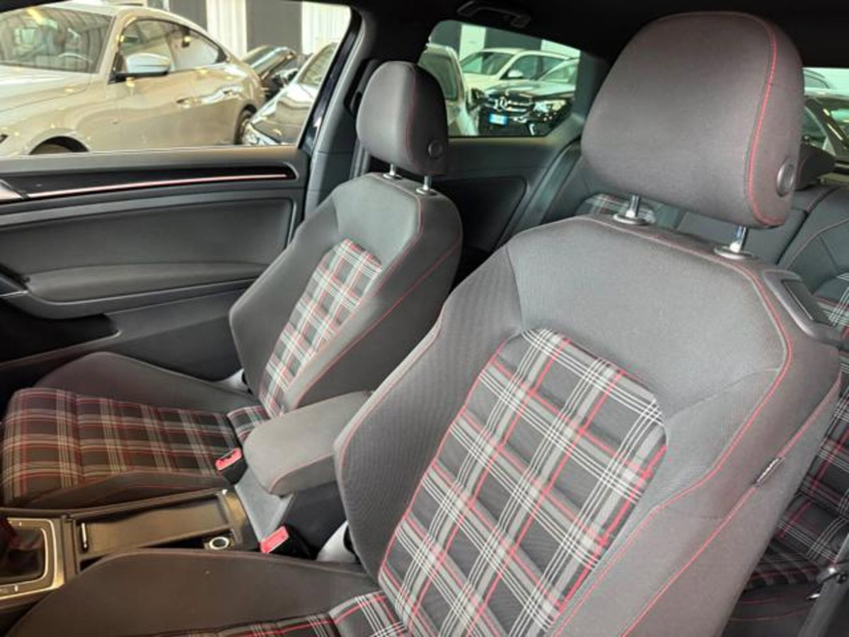 Volkswagen Golf GTI Performance 2.0 TSI DSG 3p. BlueMotion Technology (11)