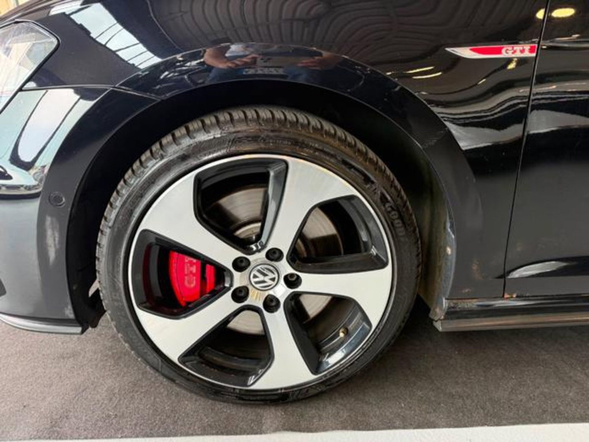 Volkswagen Golf GTI Performance 2.0 TSI DSG 3p. BlueMotion Technology (8)