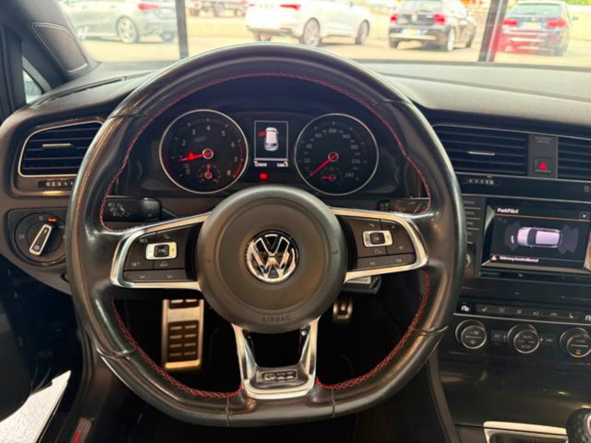 Volkswagen Golf GTI Performance 2.0 TSI DSG 3p. BlueMotion Technology (9)