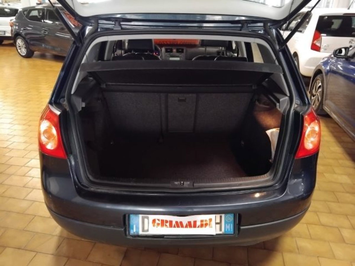 Volkswagen Golf 1.6 16V FSI 5p. Sportline (11)