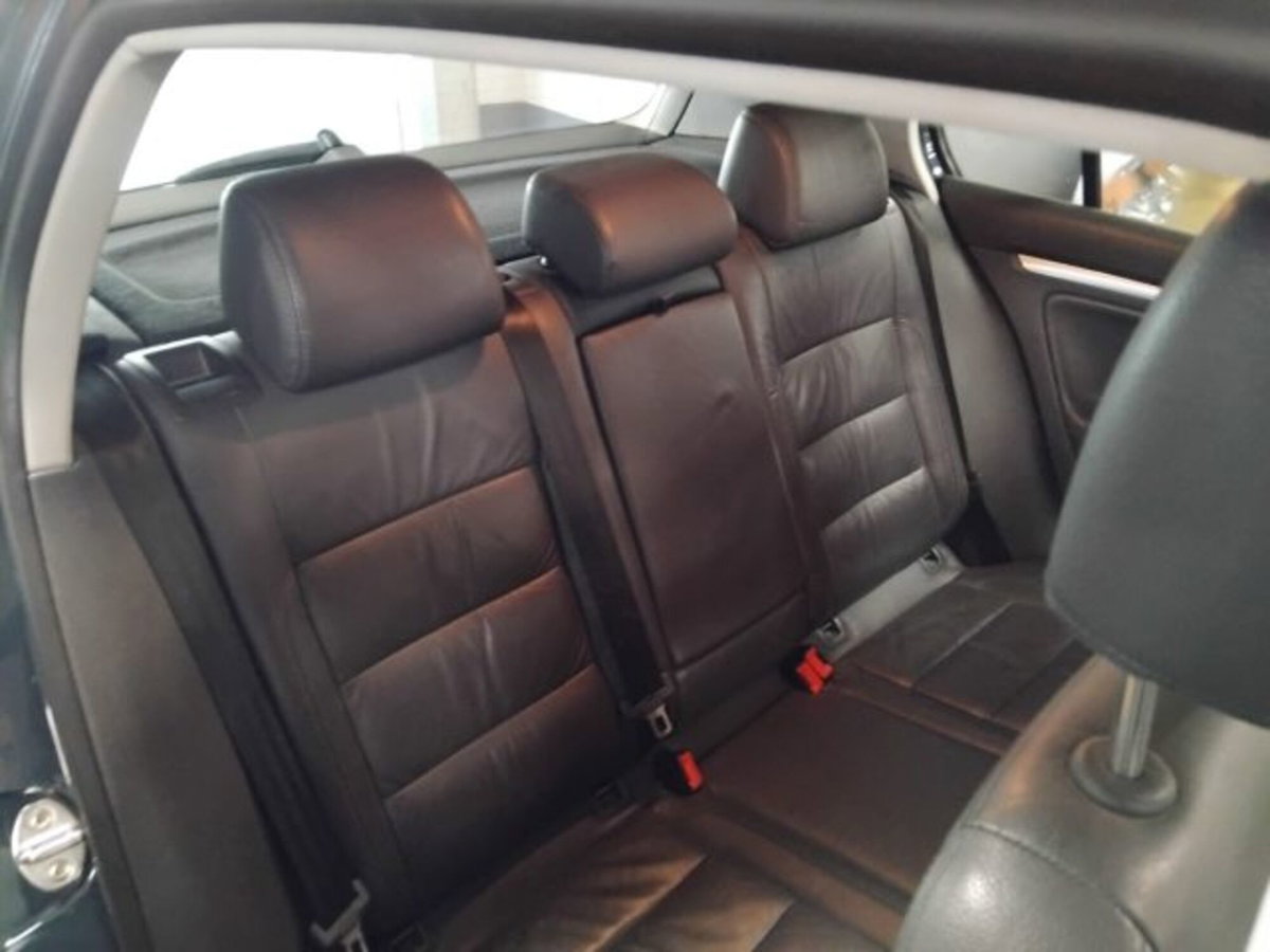 Volkswagen Golf 1.6 16V FSI 5p. Sportline (13)