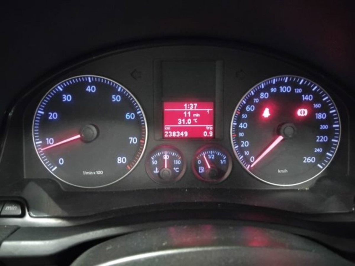 Volkswagen Golf 1.6 16V FSI 5p. Sportline (19)