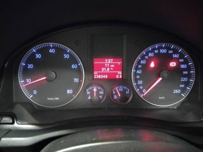 Volkswagen Golf 1.6 16V FSI 5p. Sportline (19)