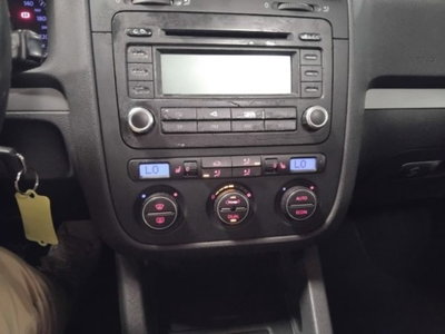 Volkswagen Golf 1.6 16V FSI 5p. Sportline (20)