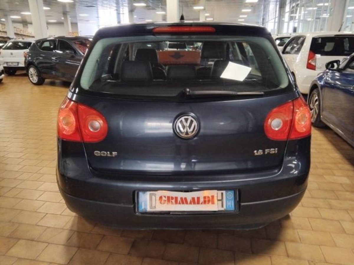 Volkswagen Golf 1.6 16V FSI 5p. Sportline (7)