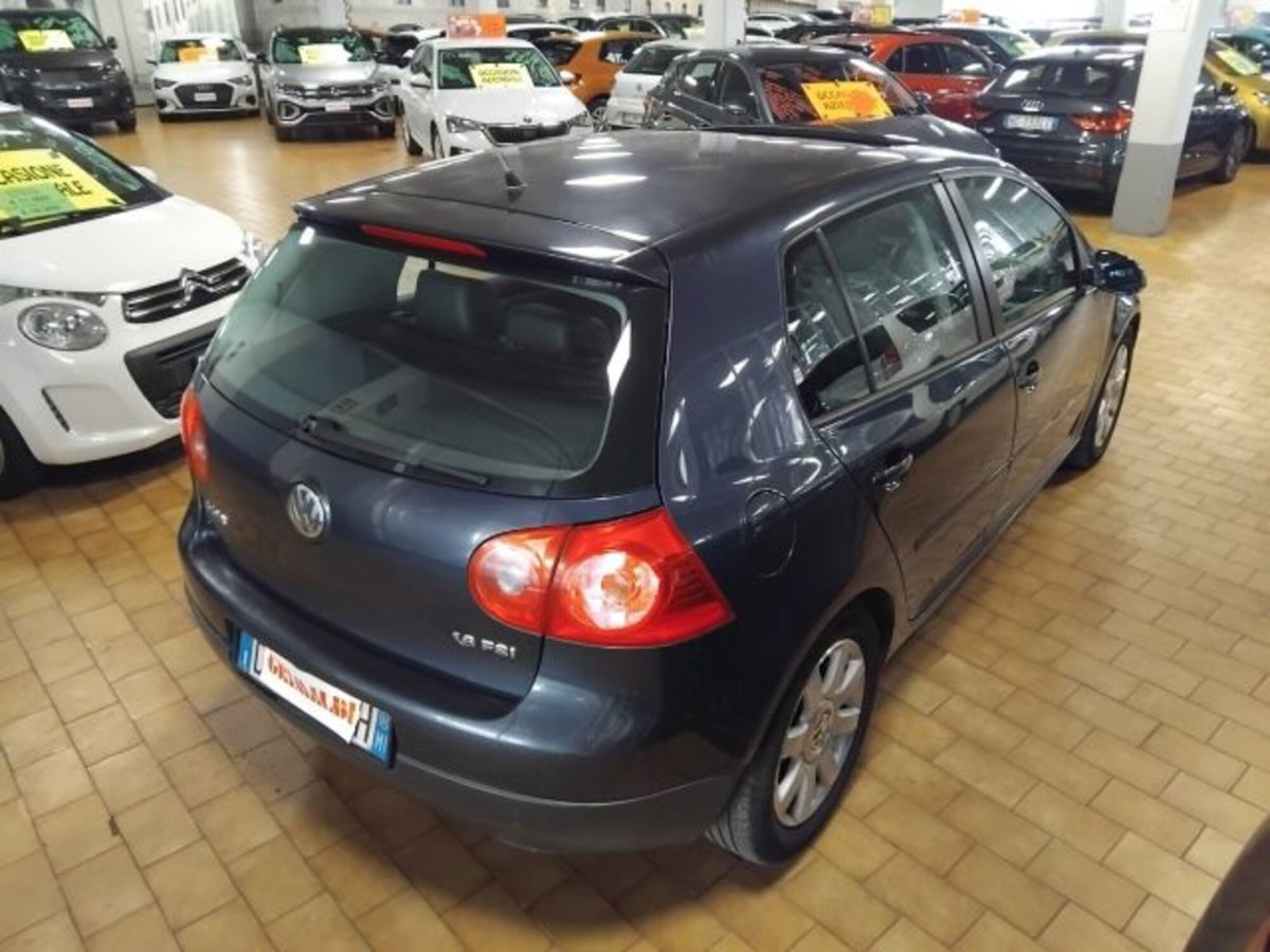 Volkswagen Golf 1.6 16V FSI 5p. Sportline (8)