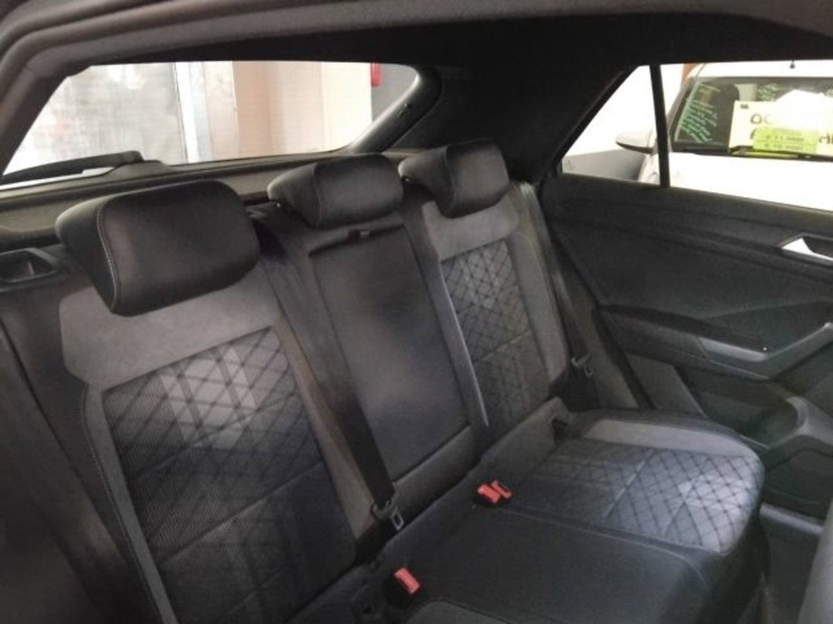 Volkswagen T-Roc 1.0 TSI R-Line (10)