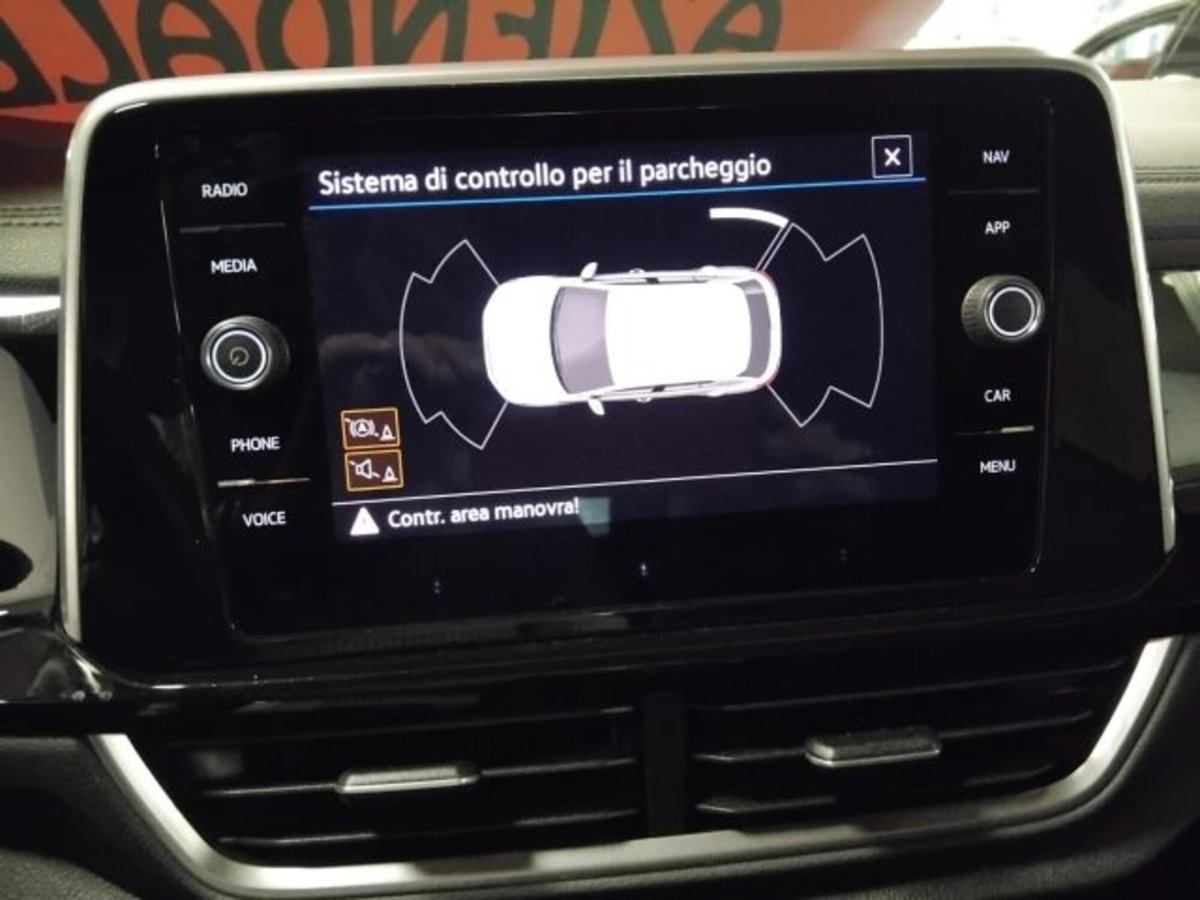 Volkswagen T-Roc 1.0 TSI R-Line (17)