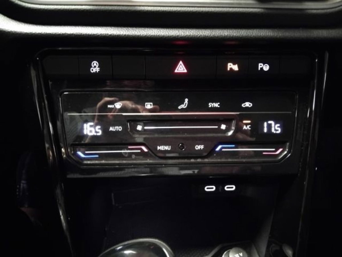 Volkswagen T-Roc 1.0 TSI R-Line (18)