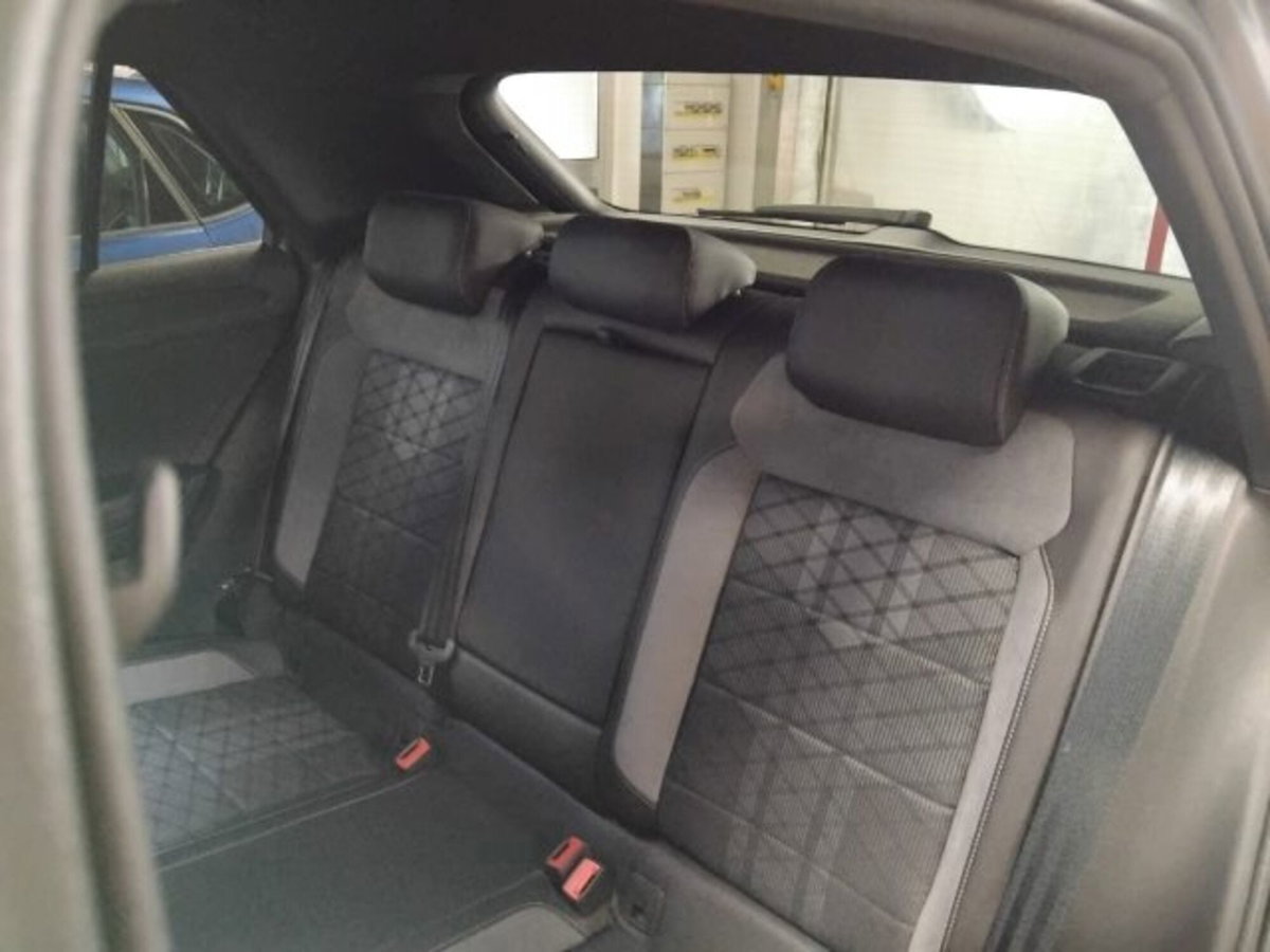Volkswagen T-Roc 1.0 TSI R-Line (8)
