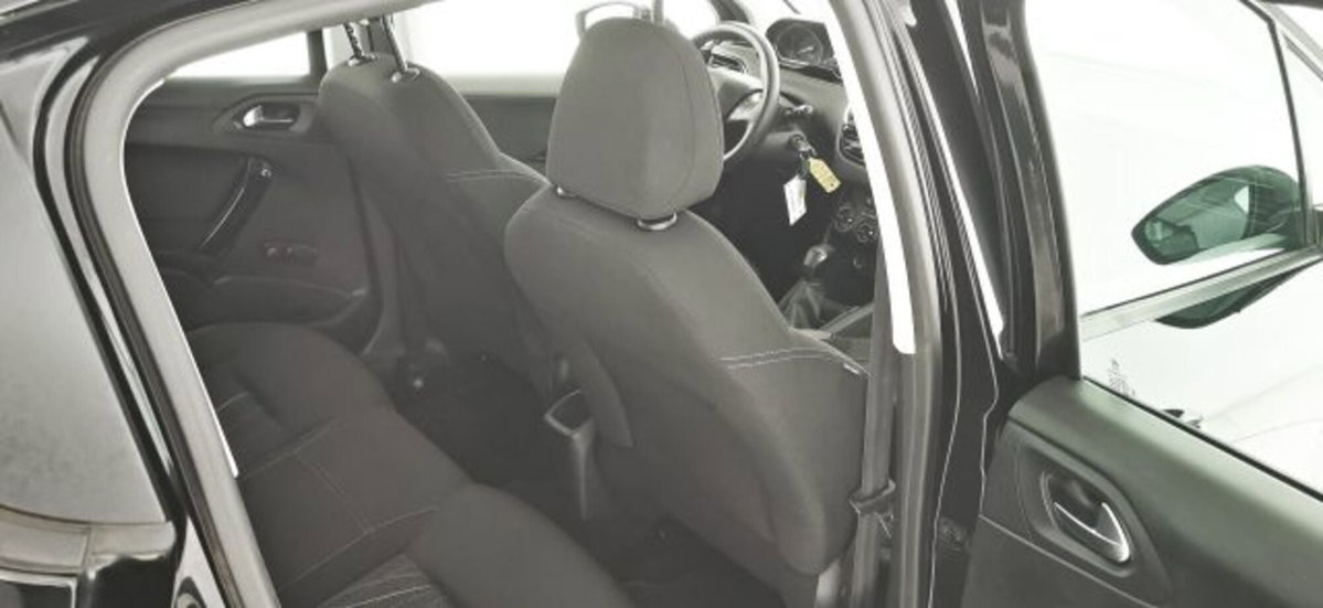 Peugeot 208 VTi 82 CV 5 porte Active (11)