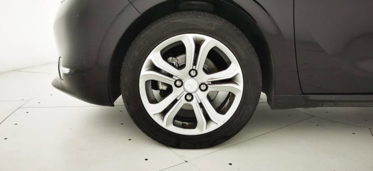 Peugeot 208 VTi 82 CV 5 porte Active (13)