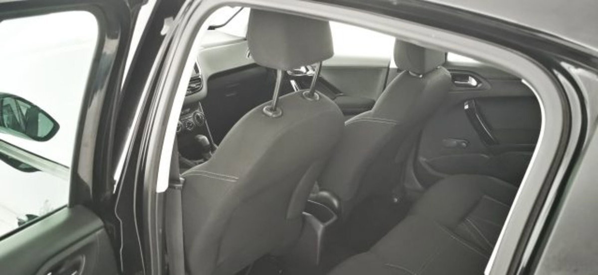 Peugeot 208 VTi 82 CV 5 porte Active (16)