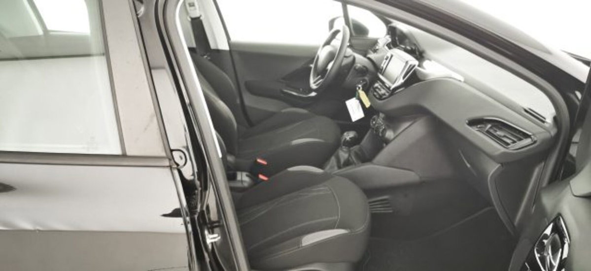 Peugeot 208 VTi 82 CV 5 porte Active (9)