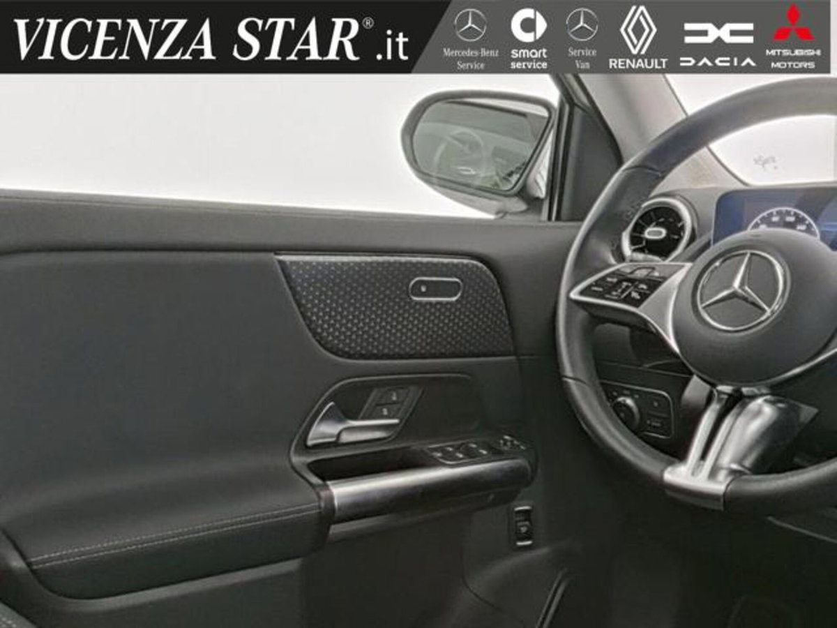 Mercedes-Benz GLA SUV 180 Advanced auto (8)