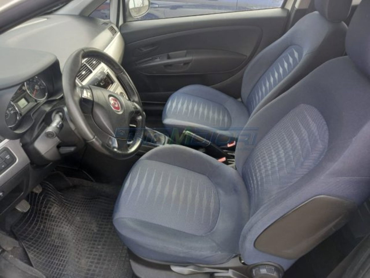 Fiat Punto 1.3 MJT II 75 CV 3 porte Easy (6)