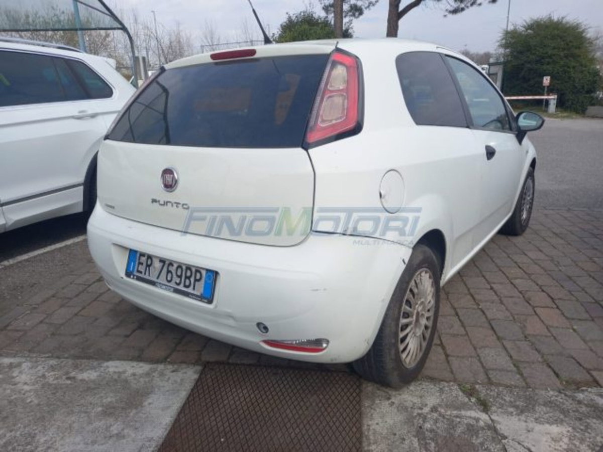 Fiat Punto 1.3 MJT II 75 CV 3 porte Easy (8)
