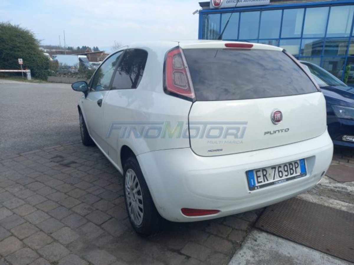 Fiat Punto 1.3 MJT II 75 CV 3 porte Easy (9)