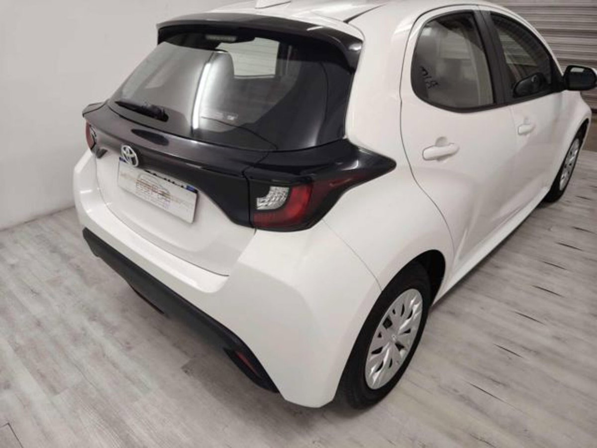 Toyota Yaris 1.0 5 porte Trend (3)