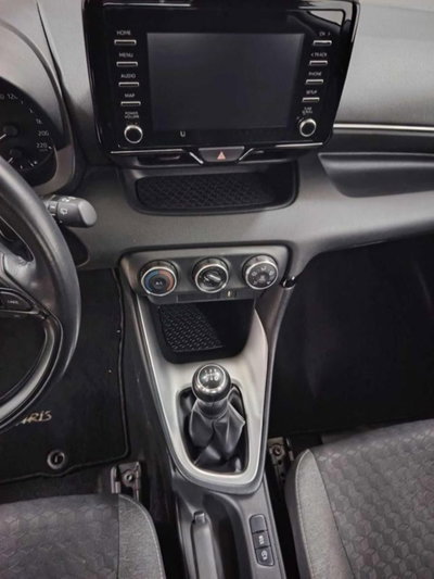 Toyota Yaris 1.0 5 porte Trend (7)
