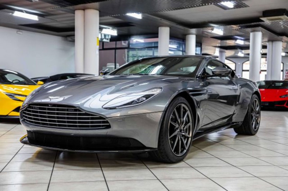 Aston Martin DB11 DB11 V12 AMR Coupé (3)