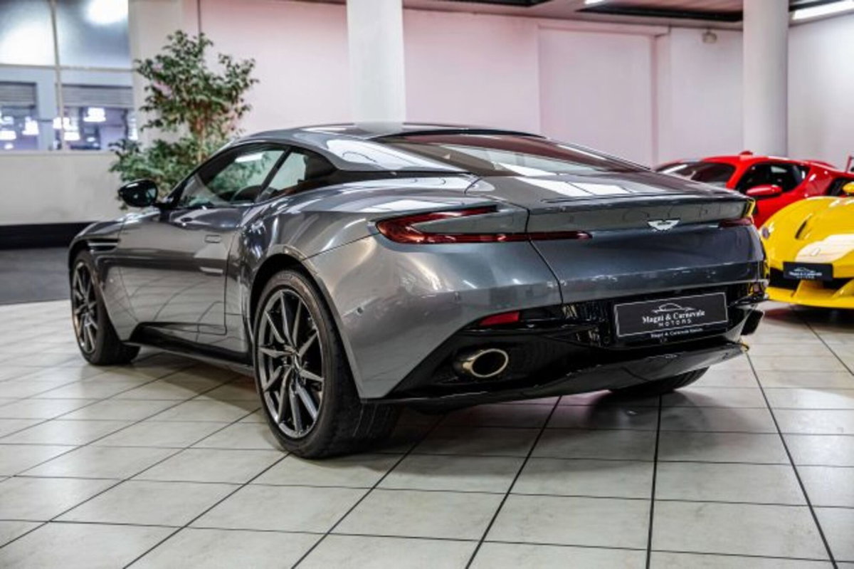 Aston Martin DB11 DB11 V12 AMR Coupé (5)