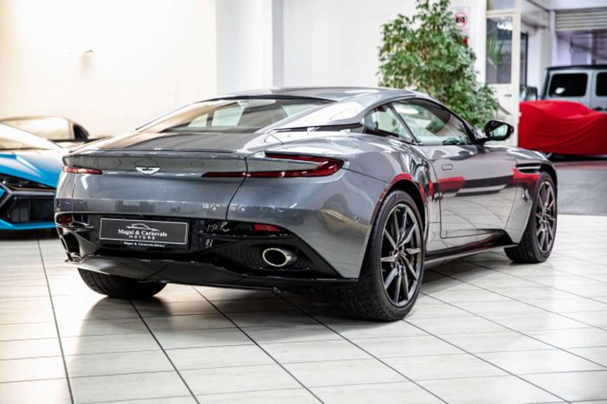 Aston Martin DB11 DB11 V12 AMR Coupé (7)