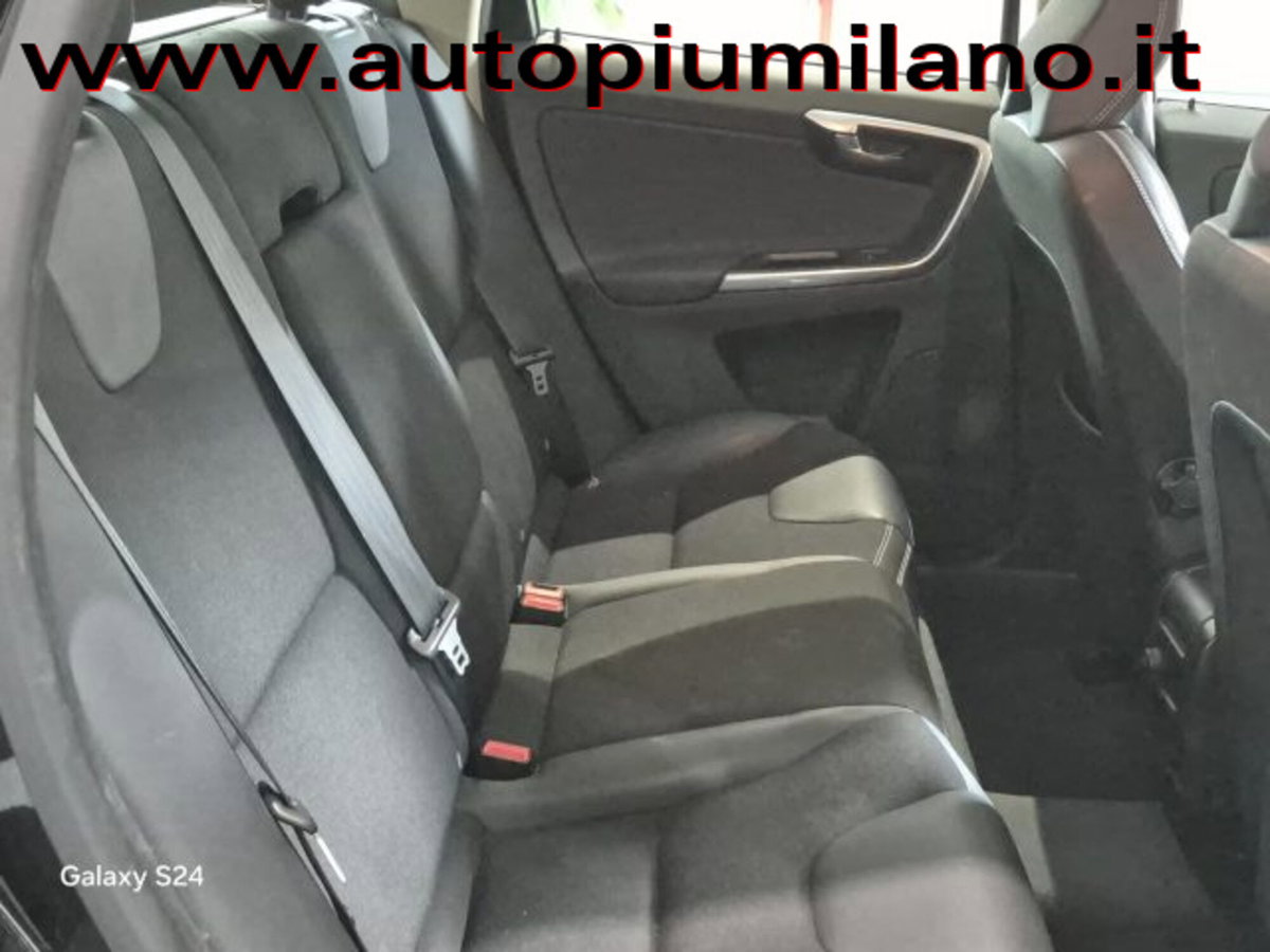Volvo XC60 D4 AWD Geartronic Kinetic (7)
